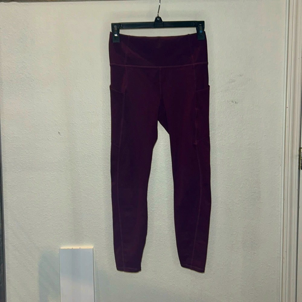 Fabletics PureLuxe Oasis Mid Rise Purple Capri Leggings Pockets - Size‎ S